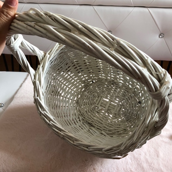 SOLD White Aesthetic Wicker Basket - Picture 4 of 6
